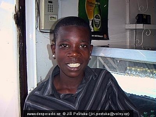 Alex v tržnici v centru Maputa (Mosambik)