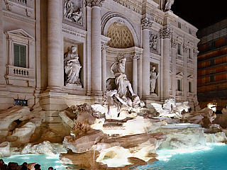 Fontana di Trevi v Římě (Itálie)