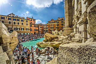 Fontana di Trevi v Římě (Itálie)