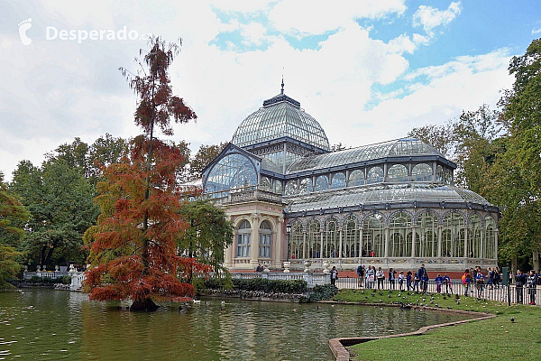 Buen Retiro Park v Madridu (Španělsko)