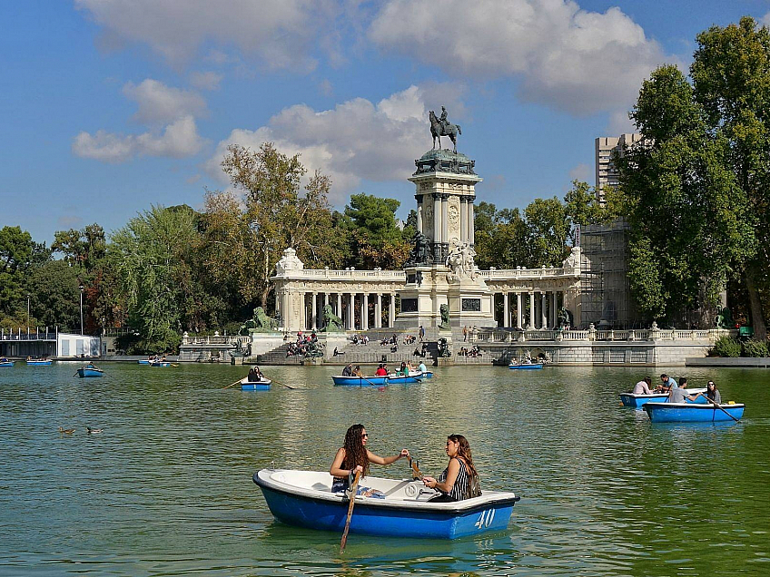 Buen Retiro Park v Madridu (Španělsko)