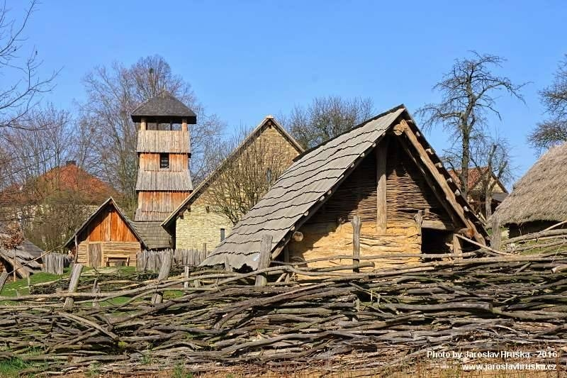 Archeoskanzen v obci Modrá (Česká republika)