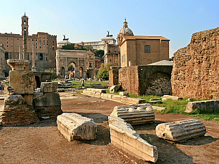 Forum Romanum v Římě (Itálie)