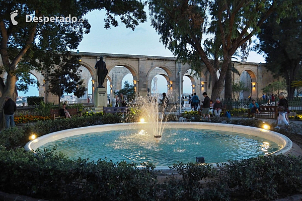 Upper Barrakka Gardens ve Vallettě (Malta)
