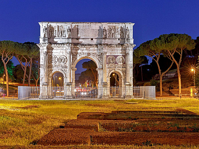Konstantinův oblouk v Římě (Itálie)