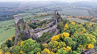 Hrad Trosky (Česká republika) - Photo by Martin Kunzendorfer