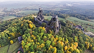 Hrad Trosky (Česká republika) - Photo by Martin Kunzendorfer