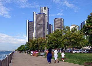 GM Renaissance Center v Detroitu (Michigan - USA)