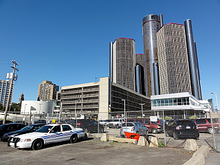 GM Renaissance Center v Detroitu (Michigan - USA)