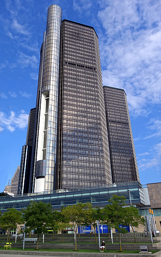 GM Renaissance Center v Detroitu (Michigan - USA)