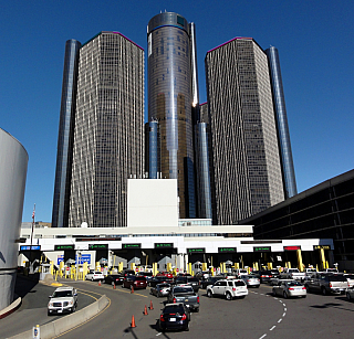 GM Renaissance Center v Detroitu (Michigan - USA)