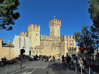 Fotogalerie Sirmione a Lago di Garda uprostřed zimy