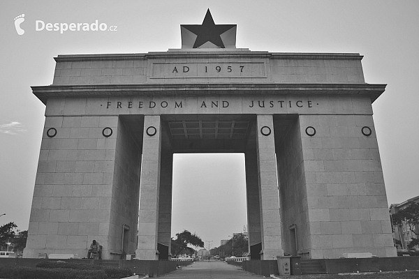Památník svobody a spravedlnosti v Accra (Ghana)