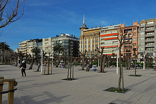 Nábřeží u pláže La Concha v San Sebastian (Španělsko)
