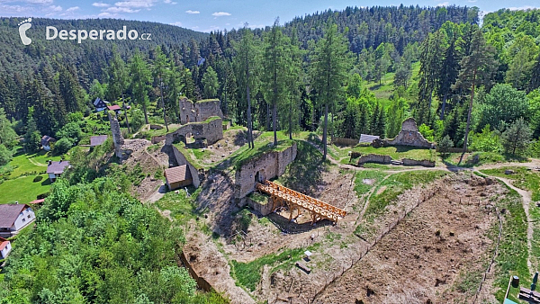 Zřícenina hradu Pořešín (Česká republika) - Photo by Martin Kunzendorfer