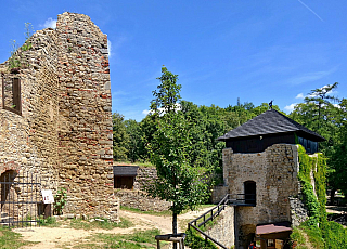 Zřícenina hradu Lukov u Zlína (Česká republika)