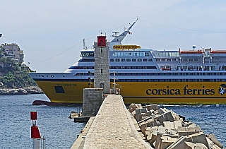 Trajekt spojující Korsiku s Itálií