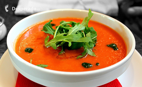 Tradiční polévka Gazpacho  (Španělsko)