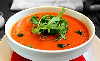 Tradiční polévka Gazpacho  (Španělsko)