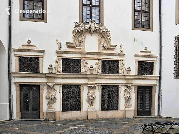 Nádvoří zámku Mikulov (Česká republika)