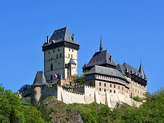 Karlštejn je perlou mezi českými hrady