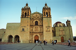 Katedrála Nanebevzetí Panny Marie v Oaxaca de Juaréz (Mexiko)