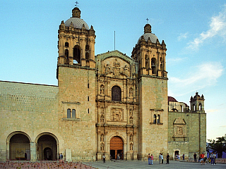 Katedrála Nanebevzetí Panny Marie v Oaxaca de Juaréz (Mexiko)