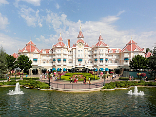 Disneyland Park v Paříži (Francie)