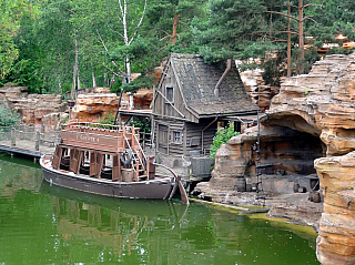 Disneyland Park v Paříži (Francie)