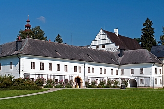 Můžete navštívit i zámek Velké Losiny (Česká republika)