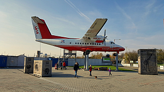 Letadlo L-610 v KovoZOO ve Starém Městě (Česká republika)