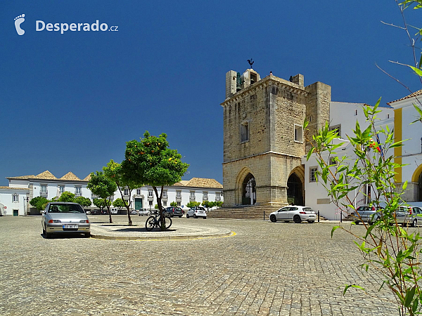 Katedrála Sé z roku 1251 ve Faro (Portugalsko)