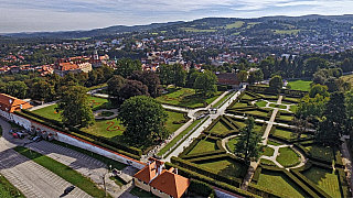 Zámecké zahrady v Českém Krumlově (Česká republika) - Photo by Martin Kunzendorfer