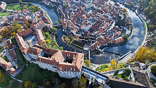 Hrad Český Krumlov a řeka Vltava (Česká republika) - Photo by Martin Kunzendorfer