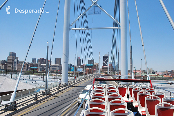 Nelson Mandela Bridge v Johannesburgu (Jihoafrická republika)