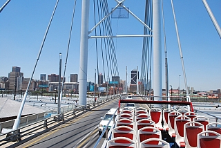 Nelson Mandela Bridge v Johannesburgu (Jihoafrická republika)