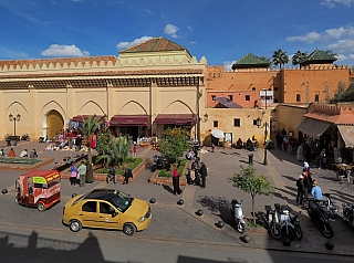 Moulay el Yazid Mosque poblíž brány Bab Agnaou v Marrákeši (Maroko)