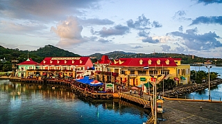 Přístav na ostrově Roatán (Honduras)