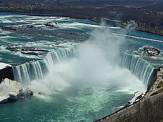 Niagárské vodopády (hranice USA a Kanady)