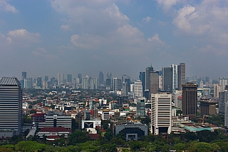 Jakarta ve smogu (Indonésie)