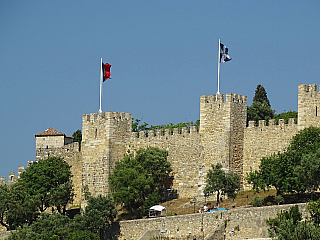 Castelo de Sao Jorge v Lisabonu (Portugalsko)