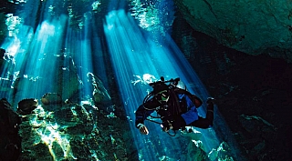 Potápění na Cenote (Mexiko)