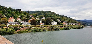 Řeka Neckar v Heidelbergu (Německo)