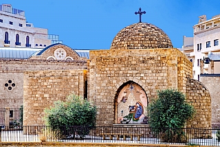 V Bejrútu stojí vedle sebe mešity i kostely (Libanon)