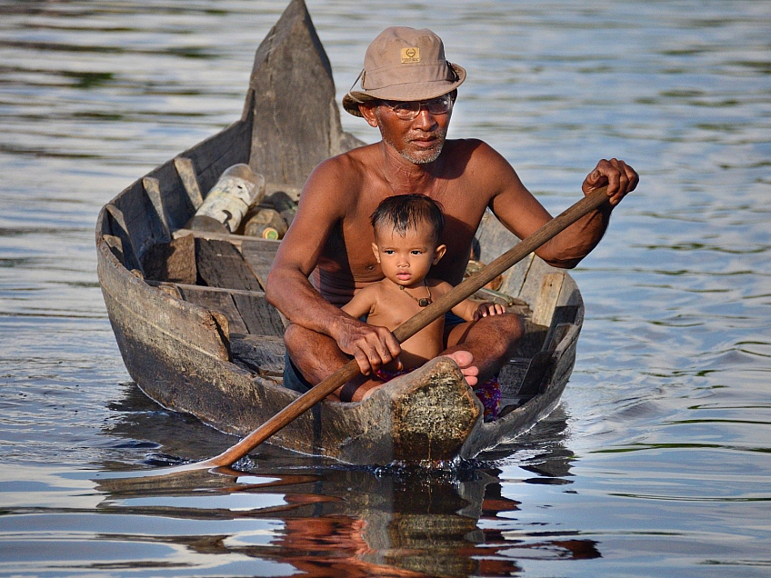 Plovoucí vesnice na jezeře Tonlésap (Kambodža)