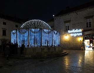 Onofrijevova fontána v Dubrovníku (Chorvatsko)