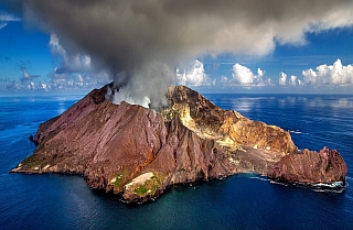 Whakaari - White Island (Nový Zéland)