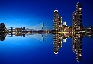 Most Erasmusbrug v Rotterdamu (Nizozemsko)