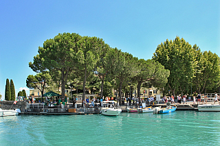 Městečko Sirmione na Lago di Garda (Itálie)