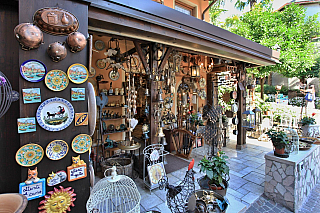 Městečko Sirmione na Lago di Garda (Itálie)
